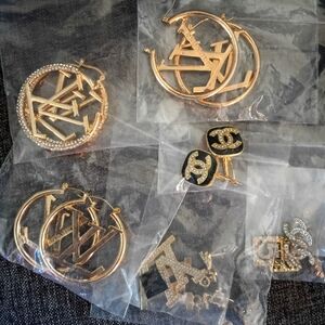 Set of 6 gold tone earrings